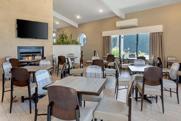 Best Western Plus Executive Inn image 4